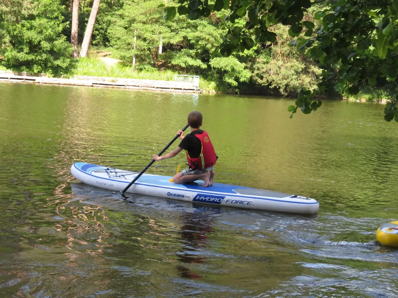 SUP-дошка на воді